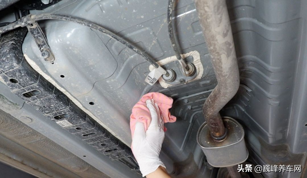 底盘装甲四个轮要不要喷,底盘装甲到底喷还是不喷