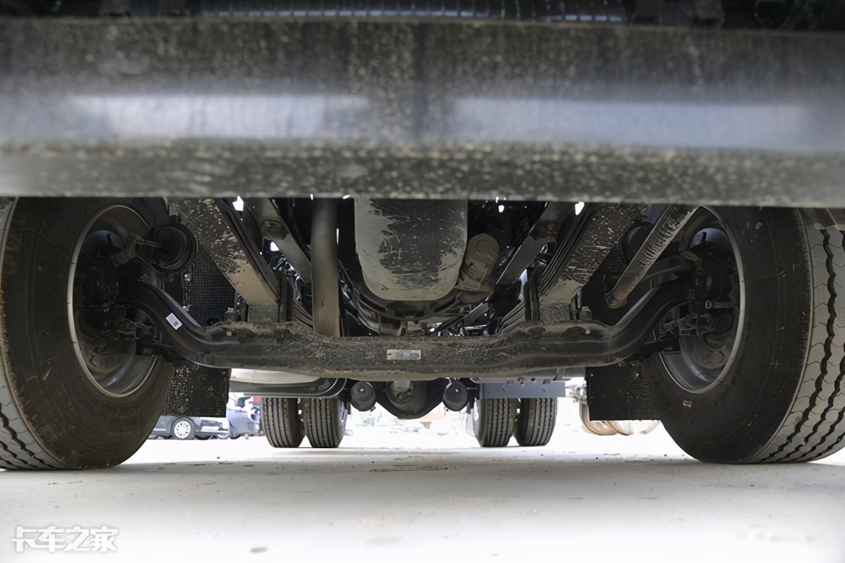 东风天龙重卡有什么优缺点,东风天龙4x2最新版牵引车多少钱