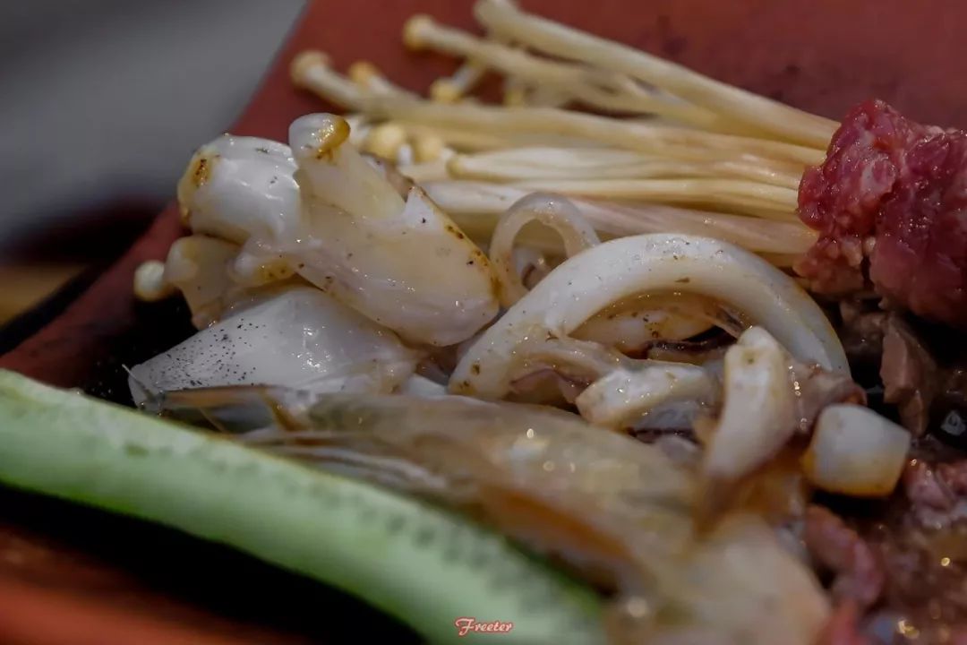 瓦片烤肉是哪里的,正宗瓦片烤肉