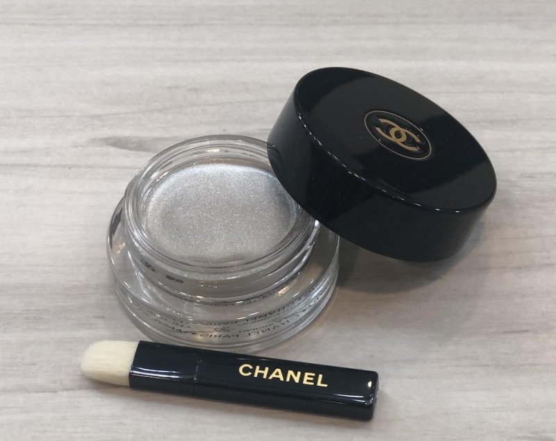 香奈儿2019夏季全新限量彩妆来了，快来get同款法式温柔妆容