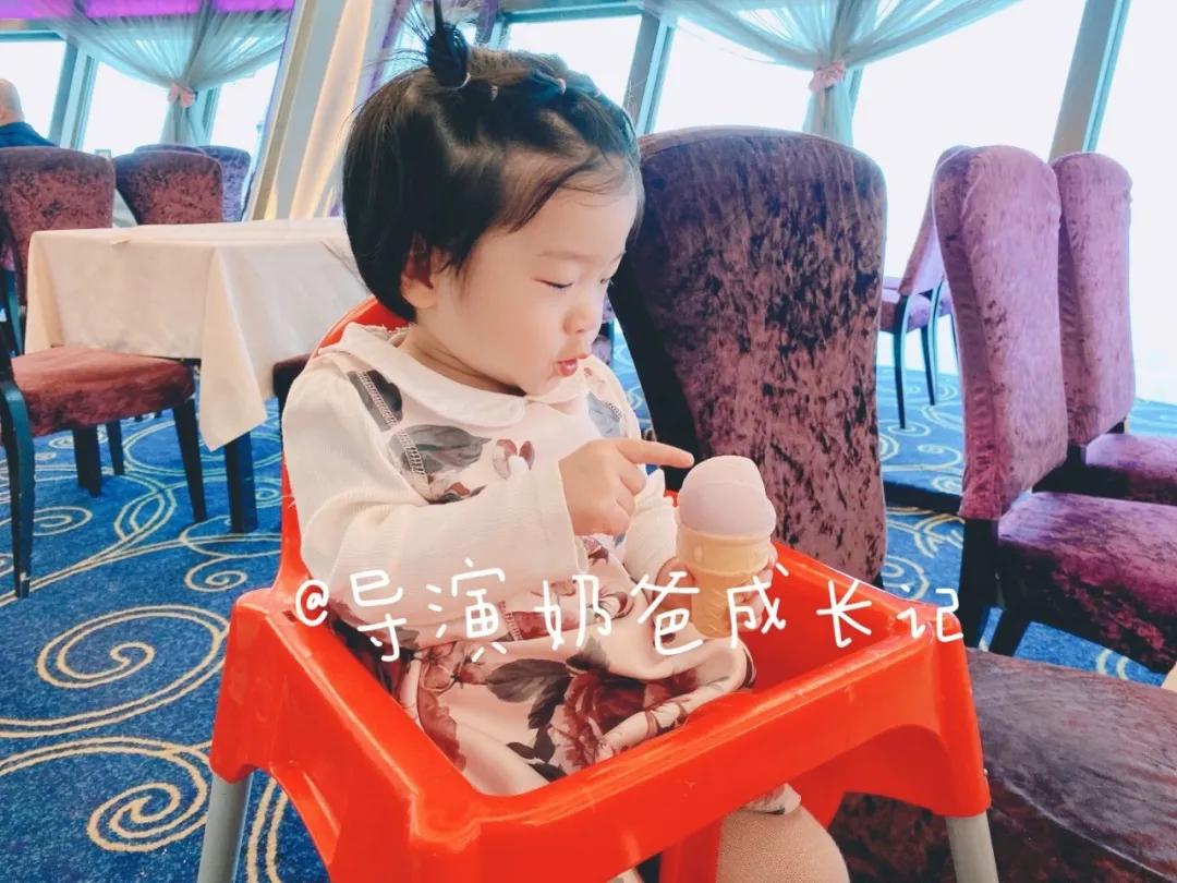 还在给小孩用儿童牙膏吗,牙医涂氟是拿什么涂氟