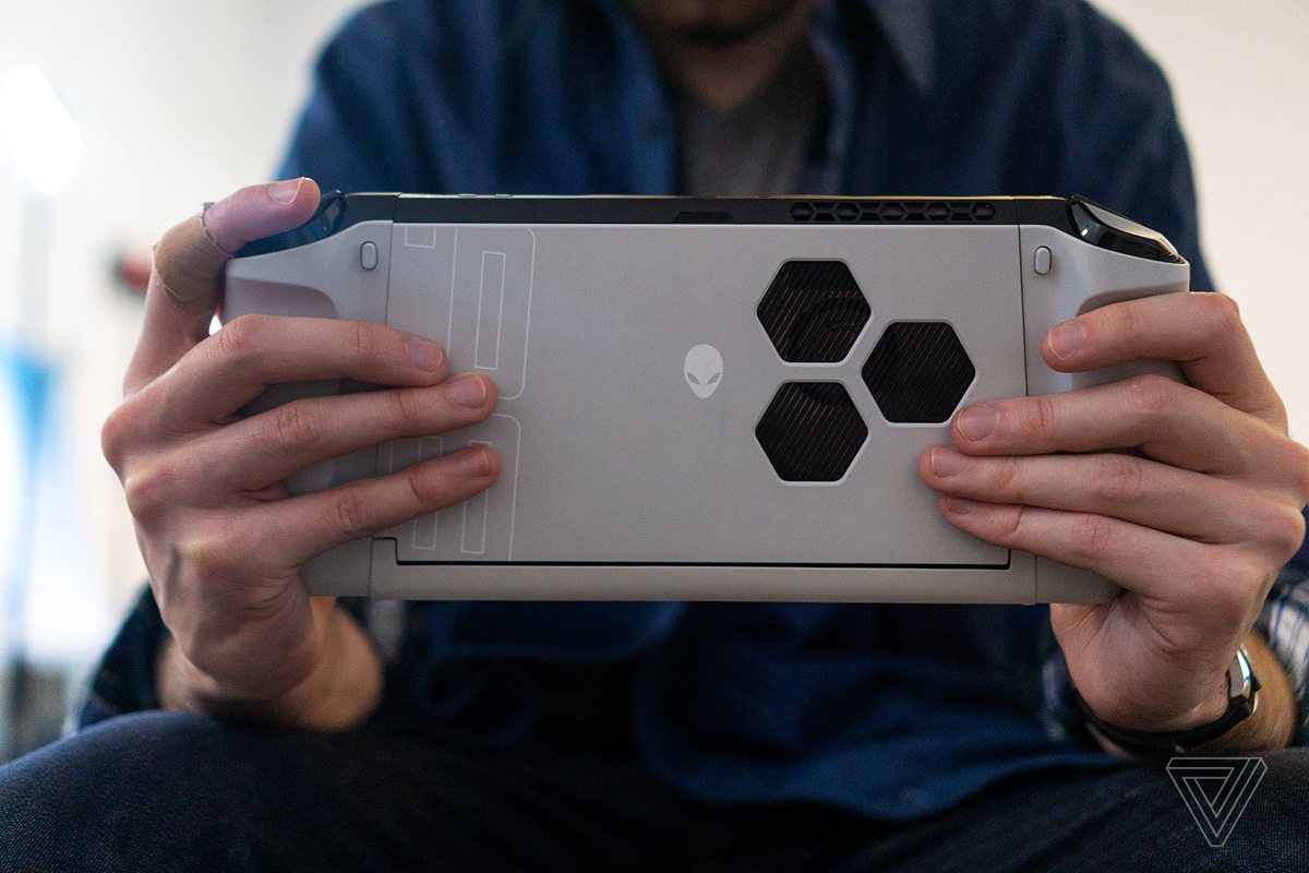 外星人电脑顶配版游戏,外星人掌机