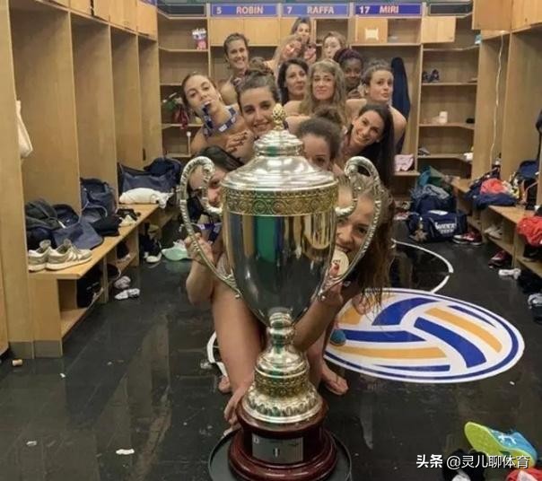 2022女排世锦赛意大利获得季军,2022意大利女排锦标赛亚军颁奖