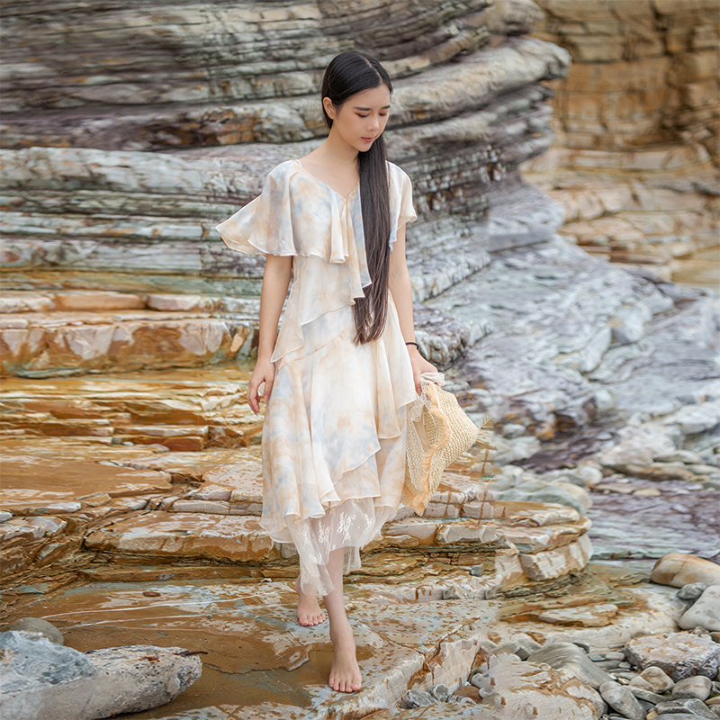 五一出游少穿什么裙子,适合五一出游的度假风连衣裙