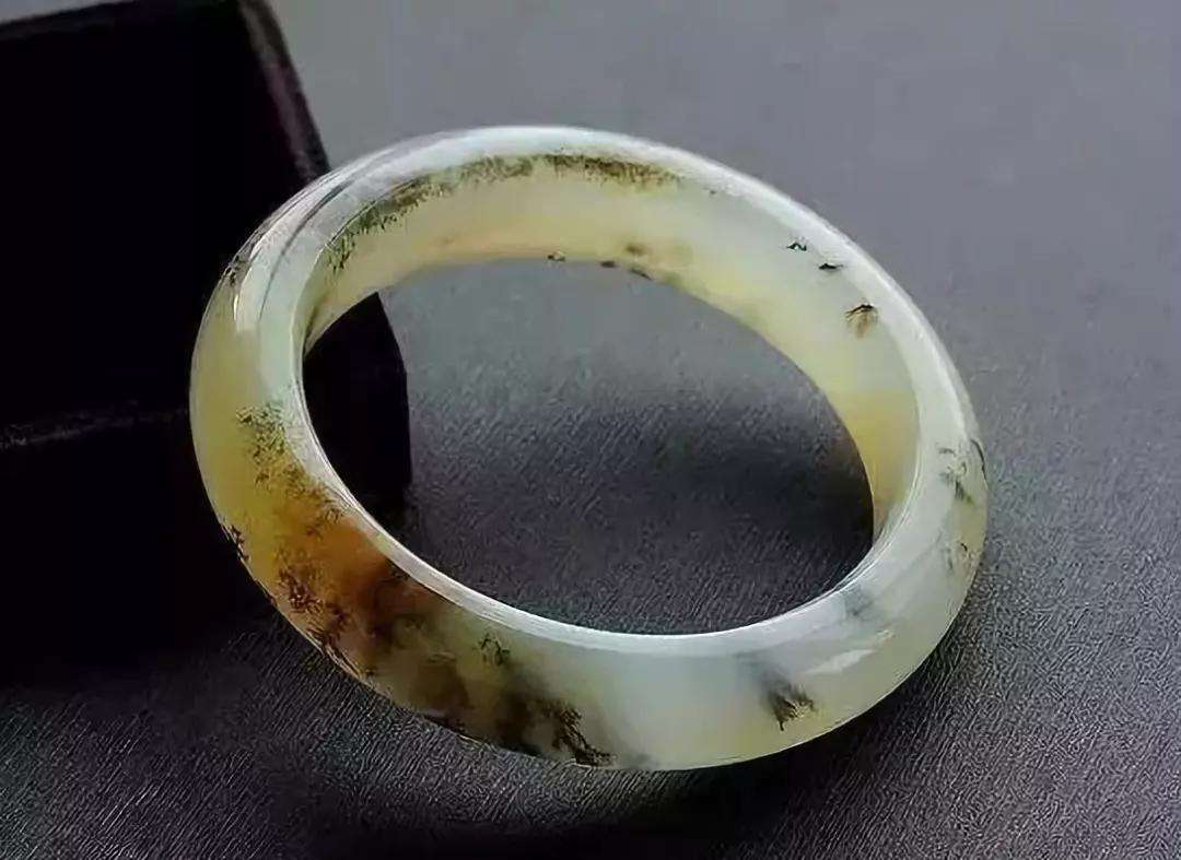 黄龙玉与黄翡翠的区别图片,黄翡翠与黄龙玉的肉眼如何区别