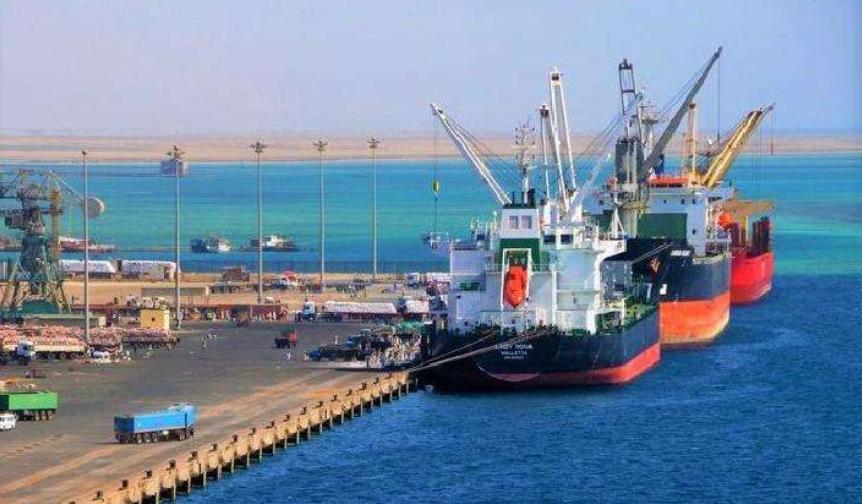 系出同门却同室操戈，阿联酋控制红海整个沿岸，获美国以色列力挺