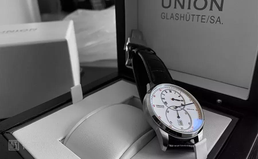 快递员送的手表是真的吗,快递收到一个很便宜的手表