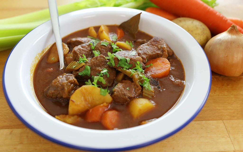 炖牛肉放茶叶步骤,炖牛肉时候放点茶叶