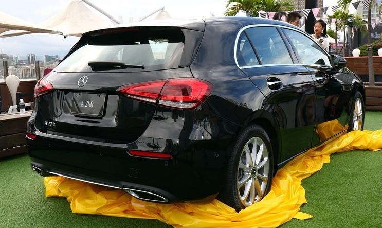 奔驰a200奥迪a3宝马1系,奔驰a200两厢跟奥迪a3两厢哪个好