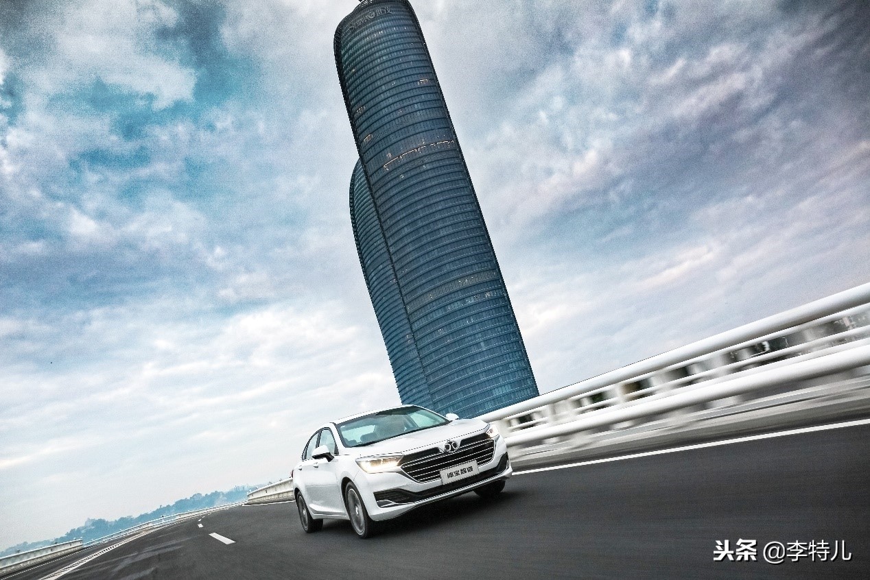 7.99万车,新款北汽绅宝智道报价