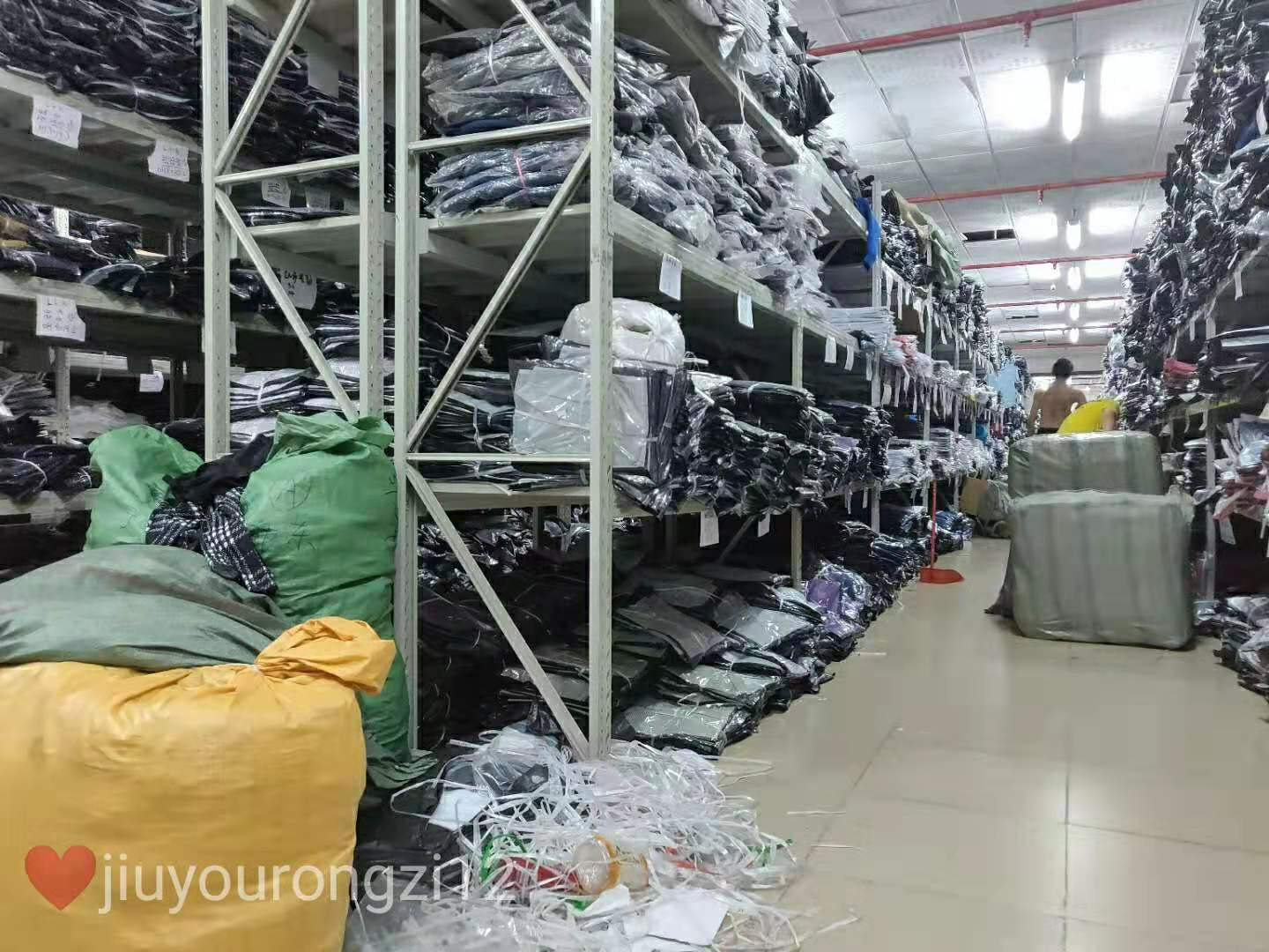 服装行业淡季现状,服装行业都不容易搬砖吗