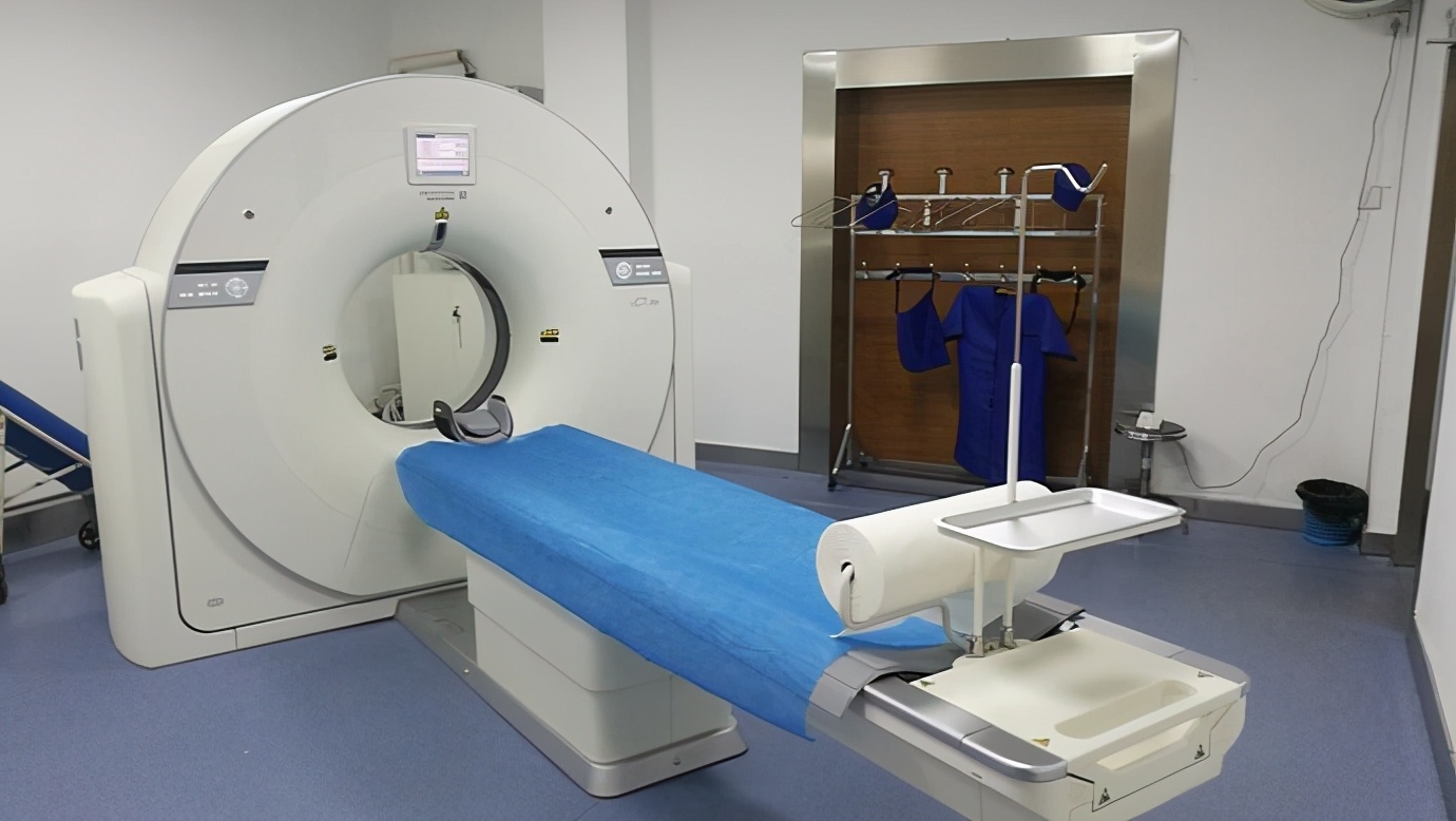 光荣绽放红旗颂,光荣绽放正能量