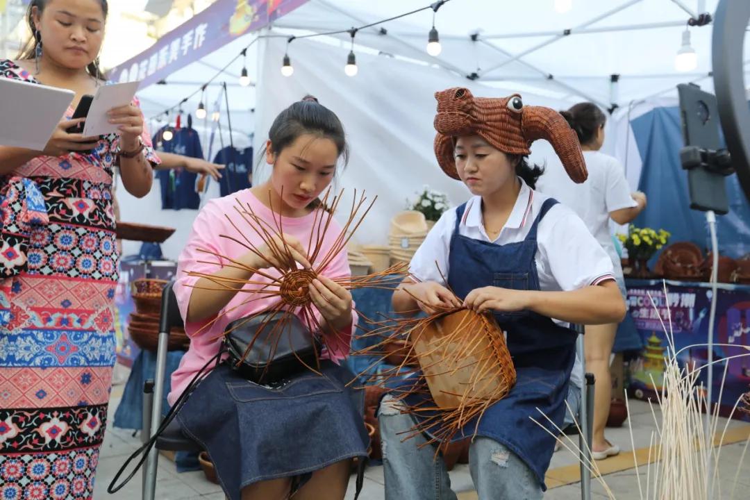 贵阳潮人为何扎推前往这里吃喝玩乐购?速戳