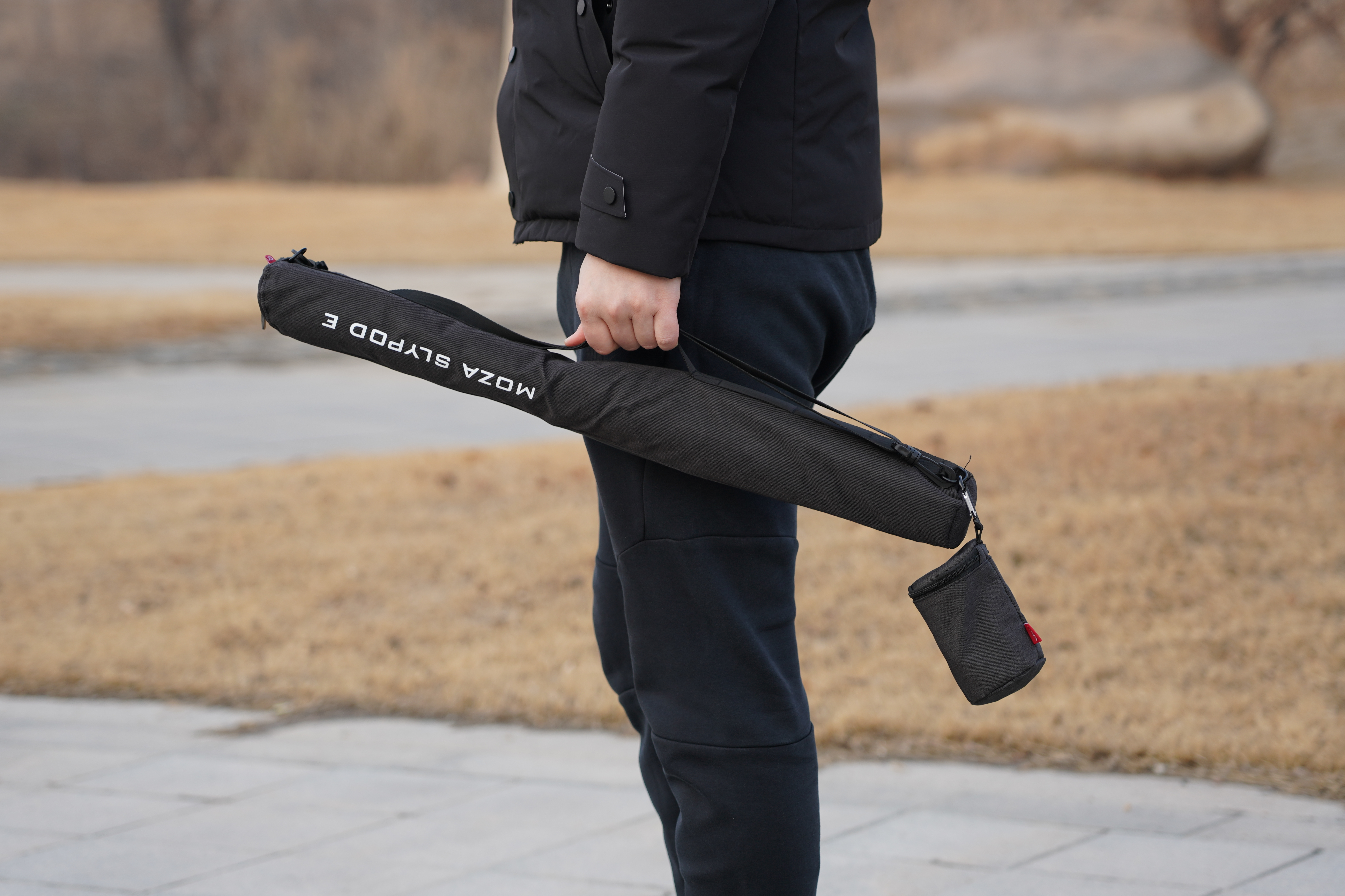 拥有属于自己摇滚的电影—便携式魔爪slypodE电动伸缩摄影杆评测