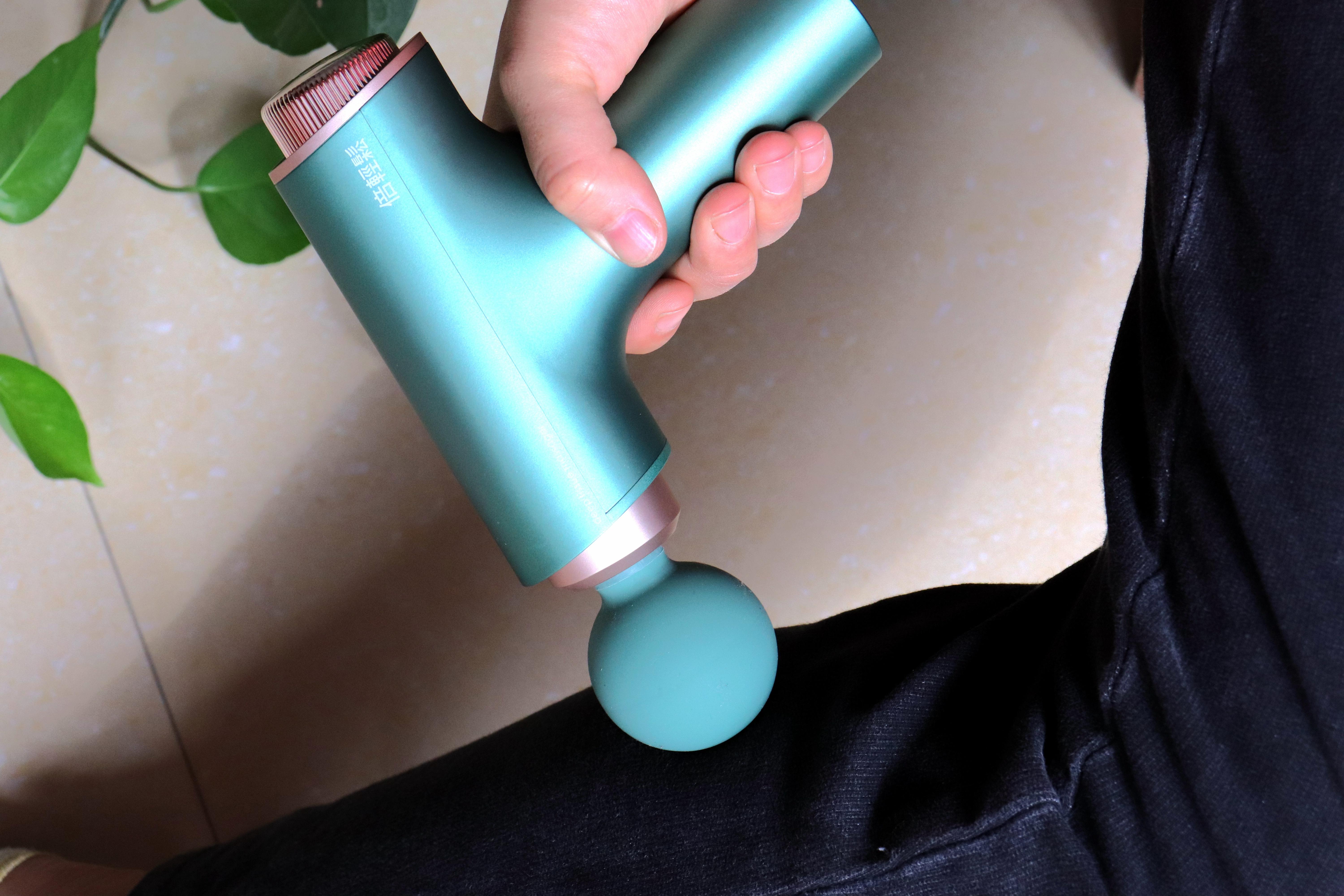 健身肌肉酸痛筋膜枪,breo倍轻松9号筋膜枪