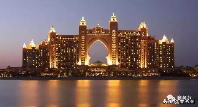 看完权健老总浮夸炫富日常，也是各种“夸大宣传”……