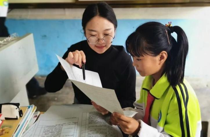 初中考定向师范生难度大吗,中考定向师范生是正规编制吗