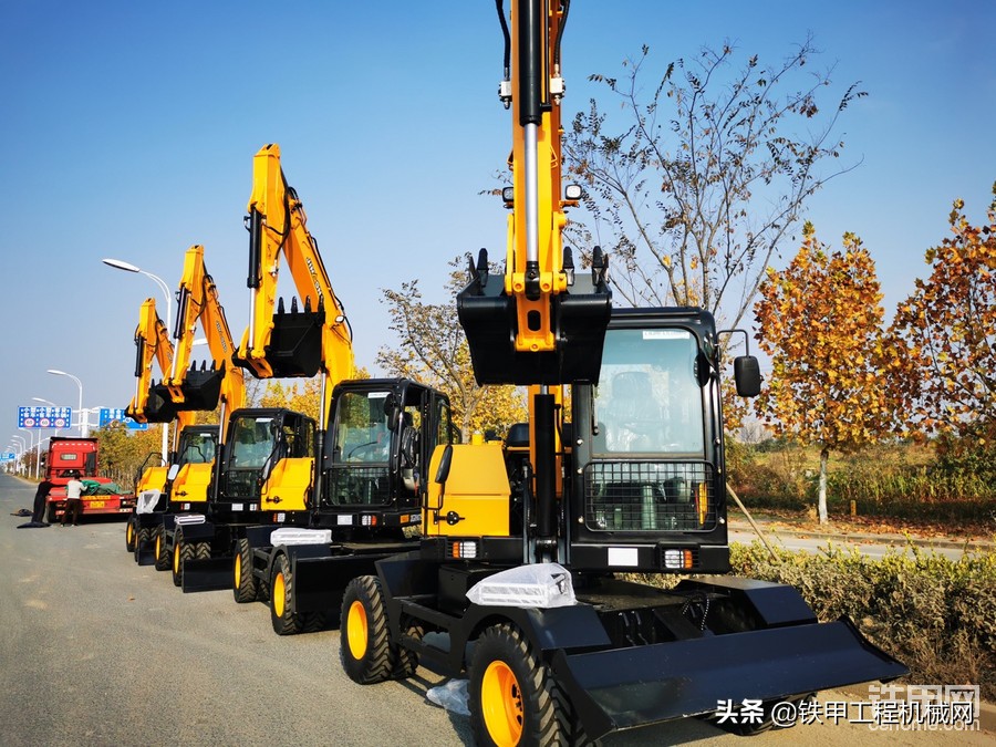 四年买8台晋工轮挖，培养20多个老板，跟老郭开挖机的人都发了