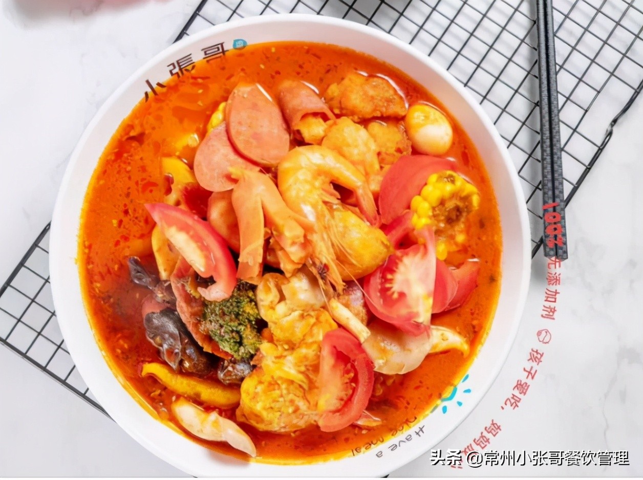 到处都是麻辣烫现在开家麻辣烫店还能赚到钱吗？