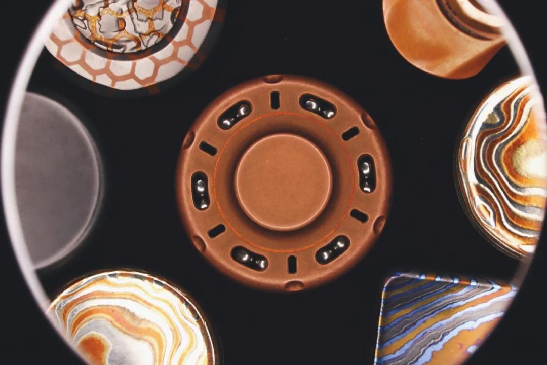 成年人能玩的指尖陀螺,随时随地玩的指尖陀螺