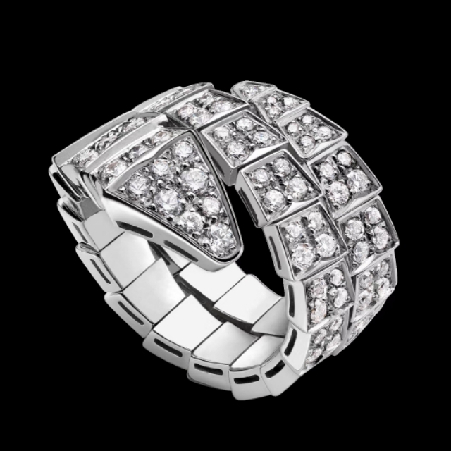 等疫情过去，戴上卡地亚宝格丽配上vca四叶草珠宝去见想见的人