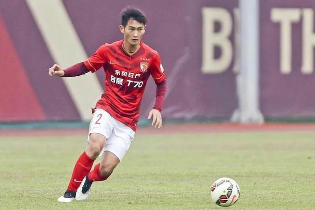 李铁和王霜捐款多少,男足王霜捐款武汉