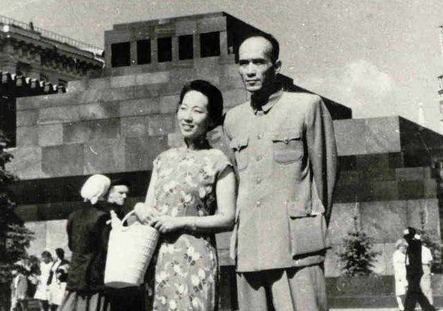 田壮壮母亲去世！生前抗癌42年，受疫情影响，后事从简