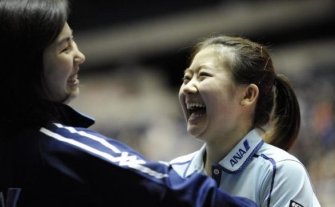 福原爱和汤媛媛的关系,汤媛媛现场指导福原爱