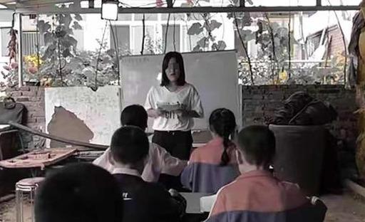 因脸歪被无数公司拒绝，如今蜕变归来，她拒绝百万年薪走上教师路