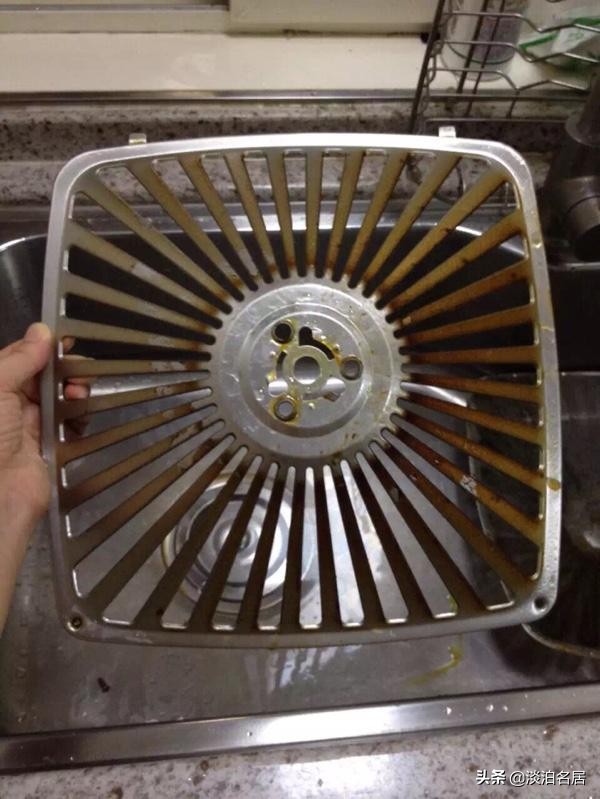 清洗油烟机不用油的小妙招,清洗老式油烟机不拆怎么清洗网罩