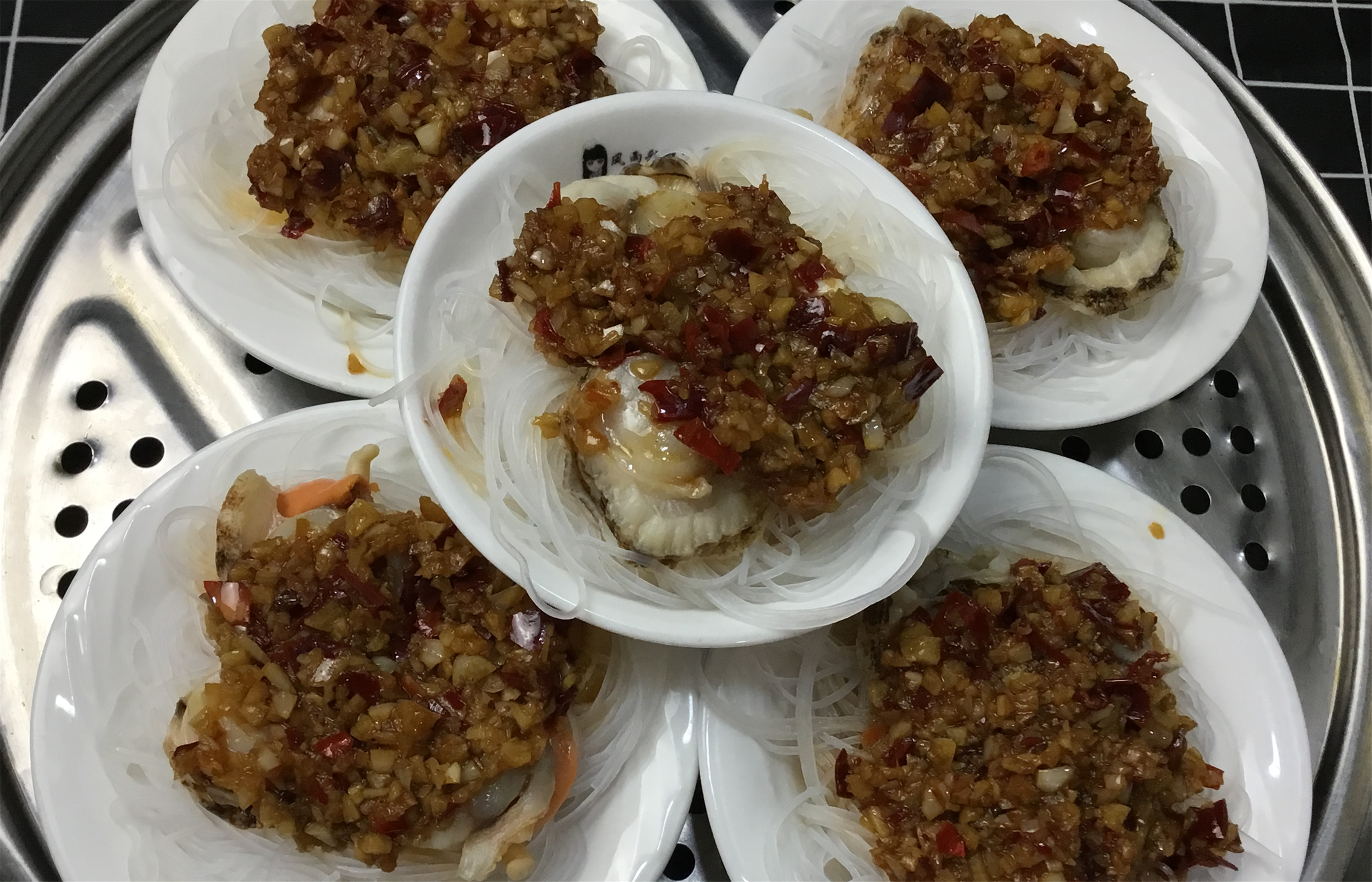 蒜蓉粉丝扇贝最正宗的做法,这才是真正的正宗蒜蓉粉丝扇贝