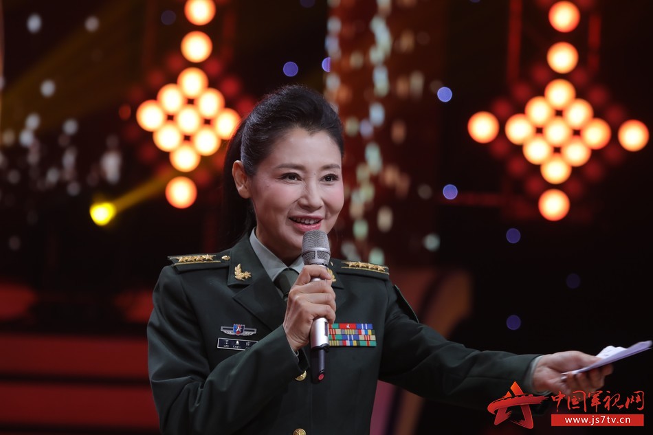 唱响军歌并讲述军歌背后的故事,讲述军歌背后的故事