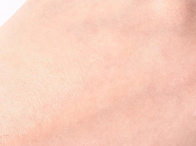 眼霜推荐去细纹黑眼圈平价,自己用过的一款眼霜推荐给大家