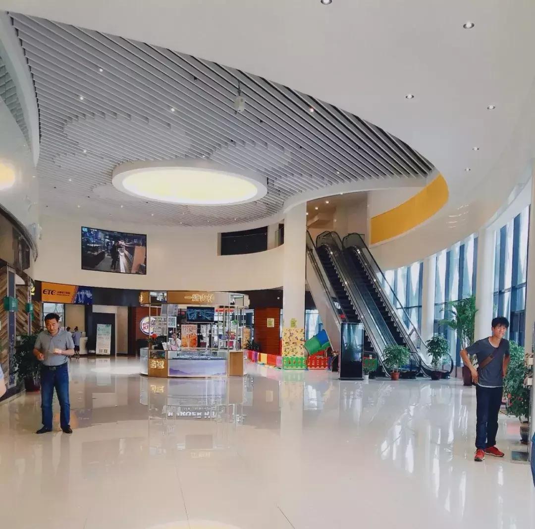 无锡梅村服务区女士停车位,高速服务区女司机专用停车位