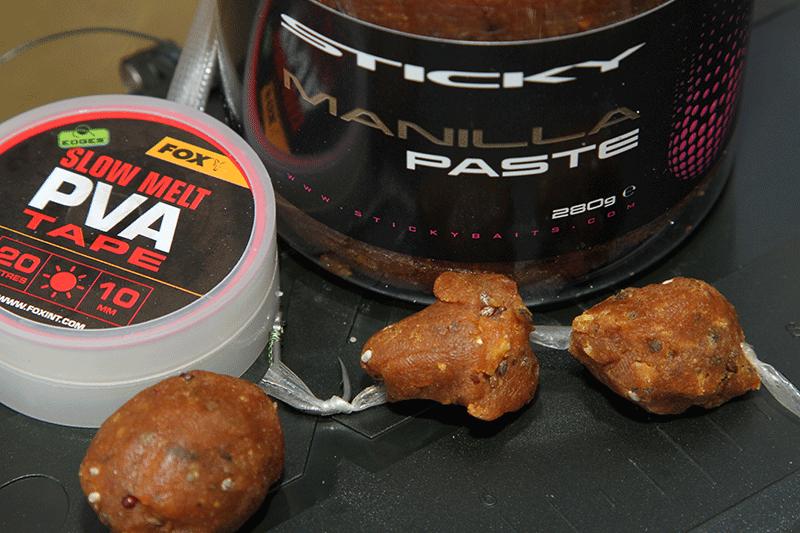 外国人钓鱼打窝技巧,老外用超大饵钓鱼