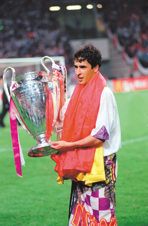 fifa足球世界欧战传奇球员劳尔,欧冠50球梅西