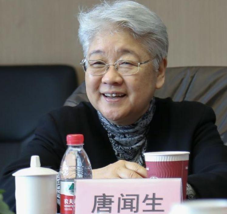 女翻译唐闻生：跟随毛主席10年，43岁转铁道部奋战13年，一生未婚