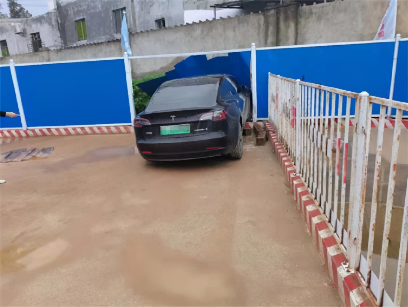 model3刹车失灵真相,model3赛道刹车失灵