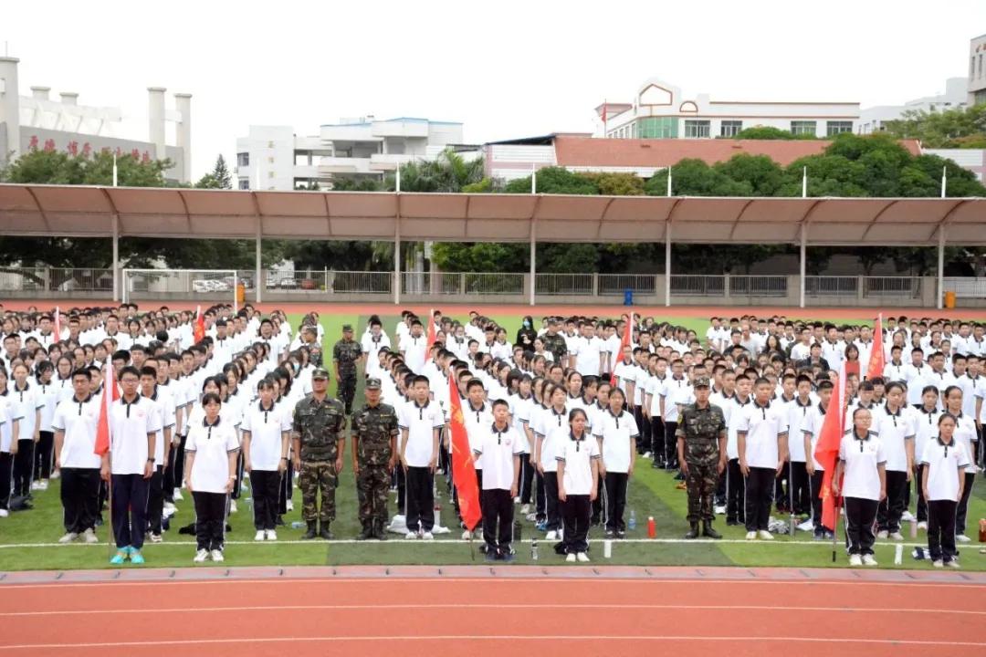 石狮八中什么时候军训,石狮八中军训最新视频