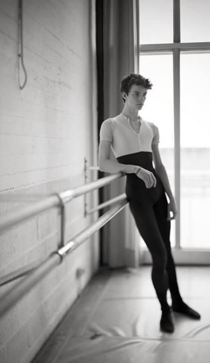 他因为跳芭蕾被霸凌自杀，男生跳芭蕾有什么错？