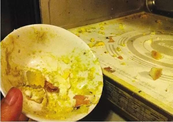 微波炉爆炸导致脸部严重受伤,微波炉加热鸡蛋爆炸一男子失明