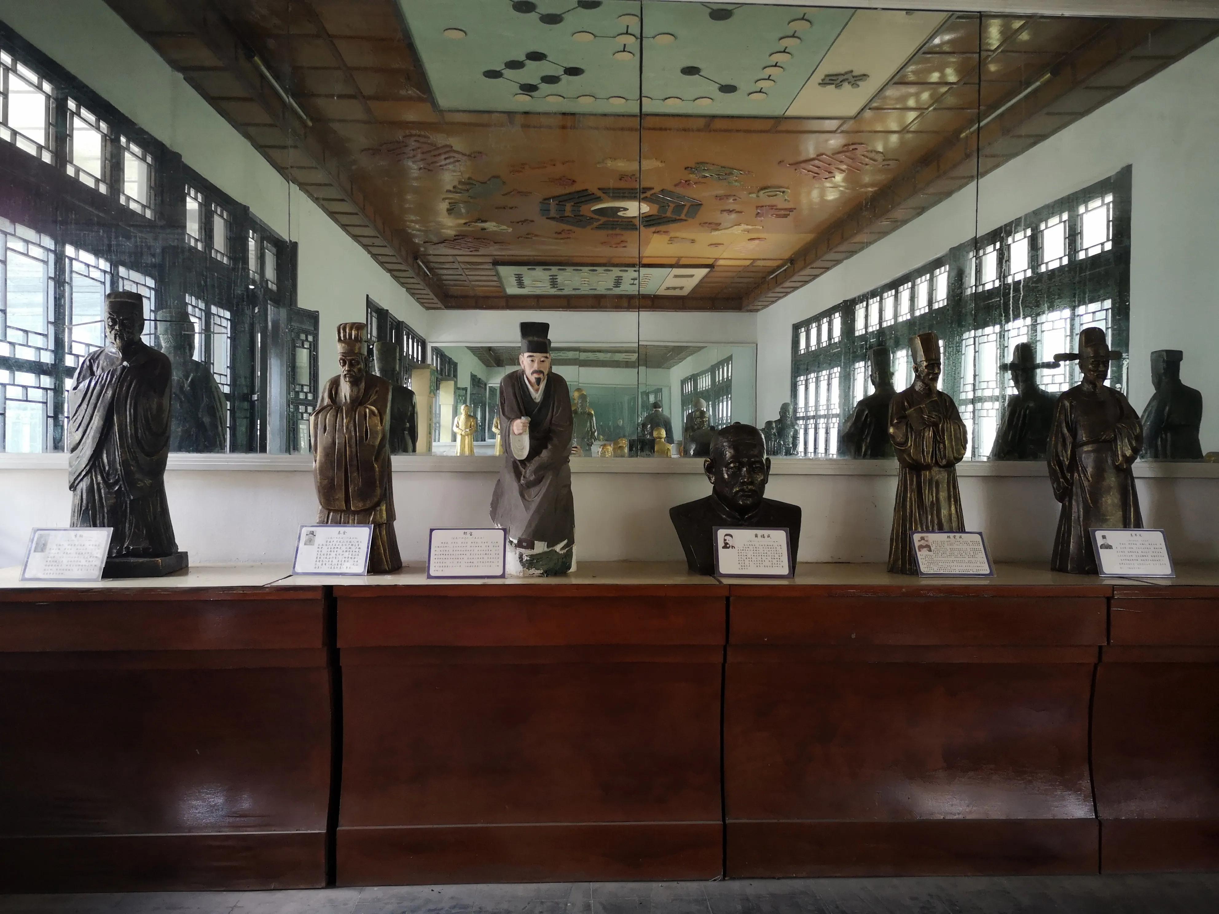 五一假期驾长安cs75游玩中山公园,自驾长安cs75一起去看金山岭长城