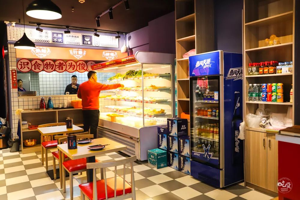 这家国潮网红串串落地襄阳啦，你只管拿串不用涮可以直接开吃