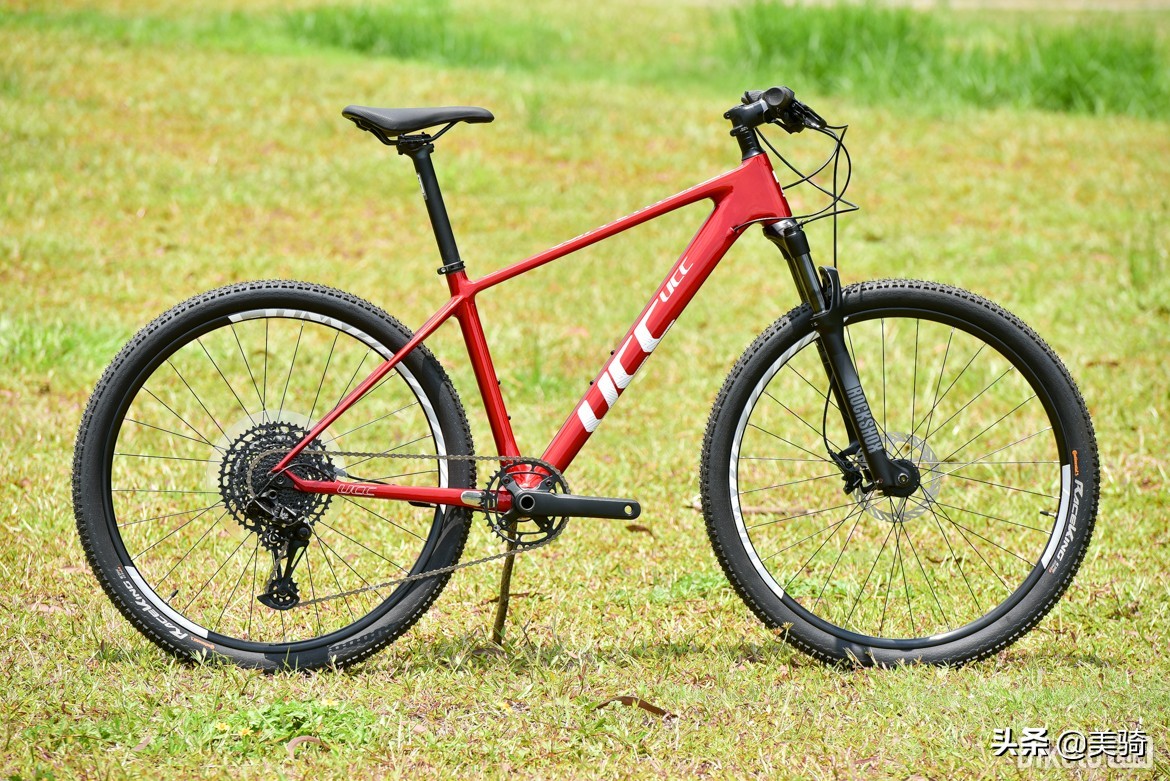 ucc竞争者race测评,万元以下碳纤维山地车