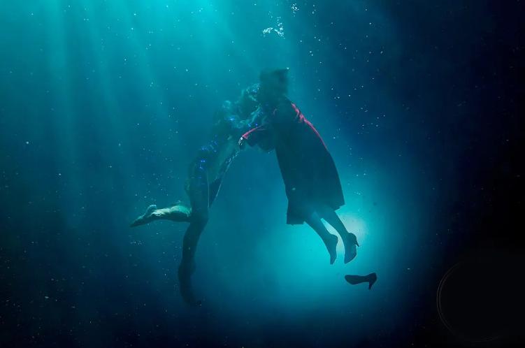 保洁大姐口味重，专挑怪兽滚床单。第90届奥斯卡最佳影片，得看