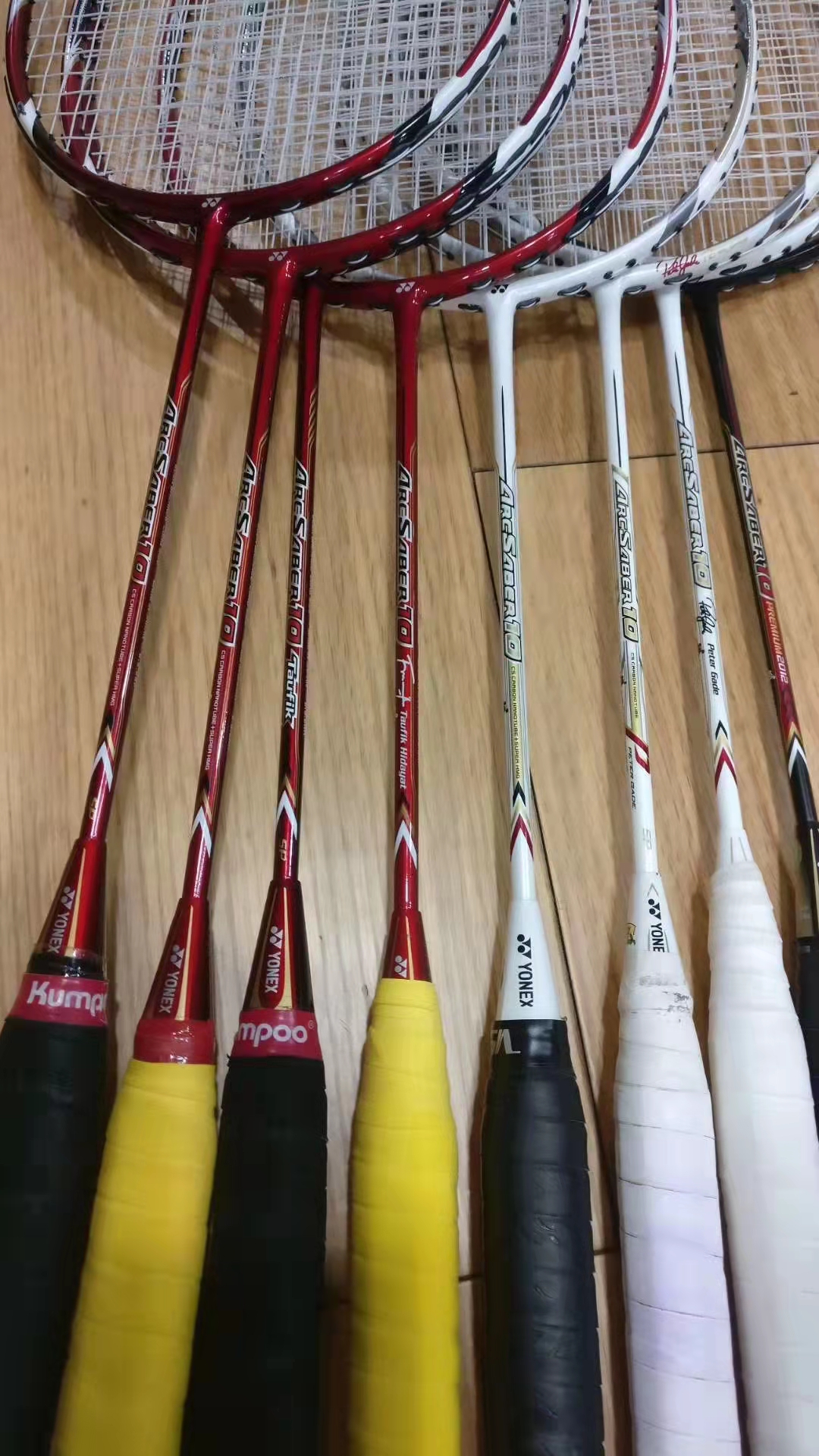 纯白色的羽毛球拍推荐,李宁纯白色羽毛球拍