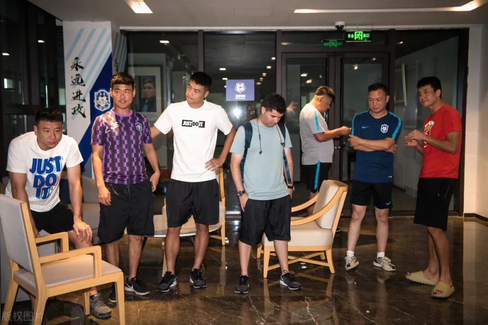 别大爷送战友泰达故土辞行施蒂利克·吟