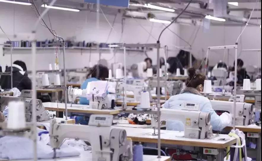 “有订单也不敢接,没有人来做”,工厂新活法:跟着工人一起内迁