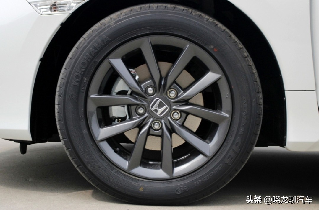 15.6万提了本田思域，开了半年后，车主：我只想说五个字