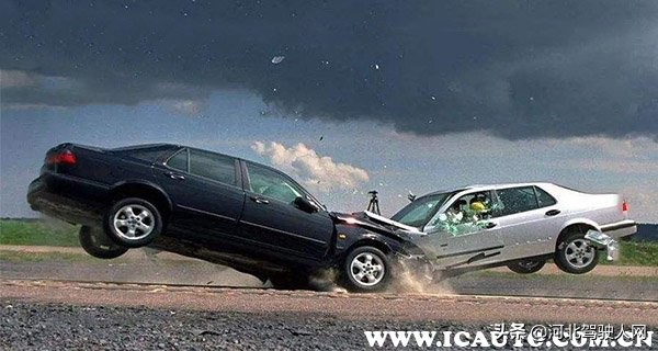 租车发生重大事故谁负责,租车行租车出去出事故怎么办